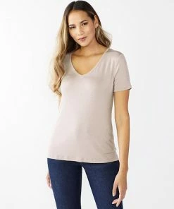 Women's Nine West Essential V-Neck Tee Sicily Tomato 28 Women's Nine West Essential V-Neck Tee Sicily Tomato -Nine West Shop unnamed file 187